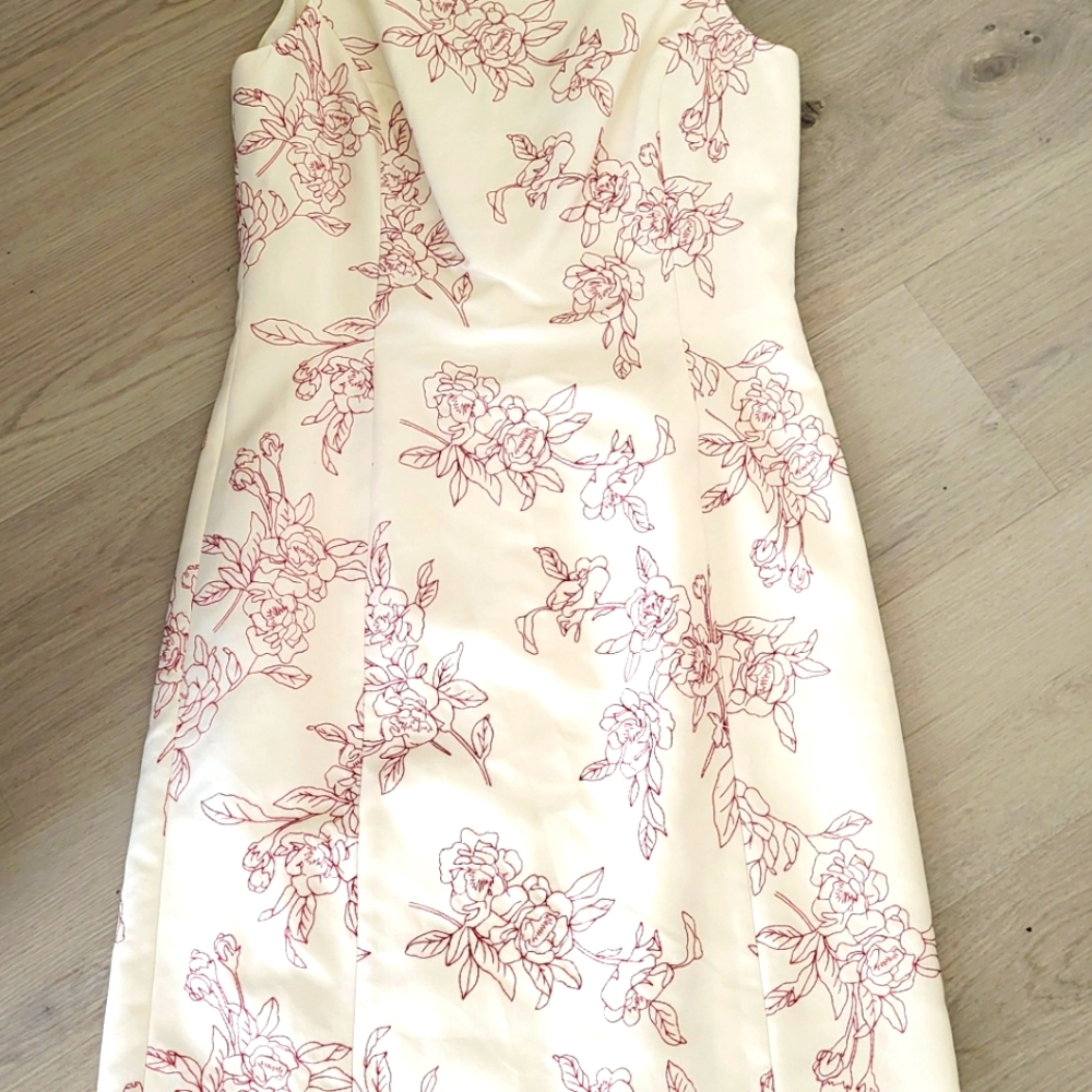 Ann Taylor dress Womens 6 Cream Red Stitched Flowers Sleeveless